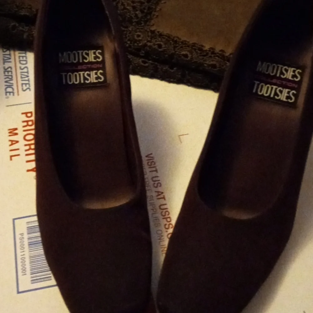 Heels - Picture 1 of 3